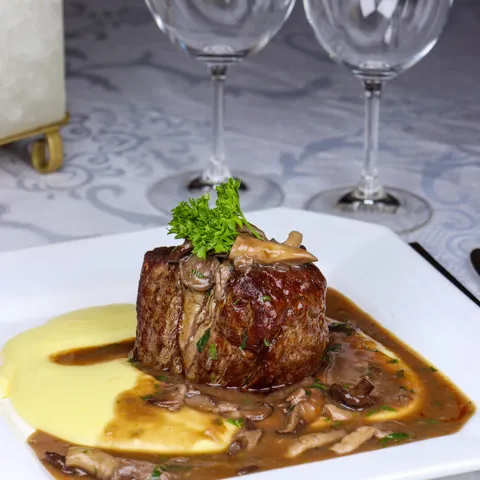 Le Chalet filet tournedos — Le Chalet de la Fondue Gramado